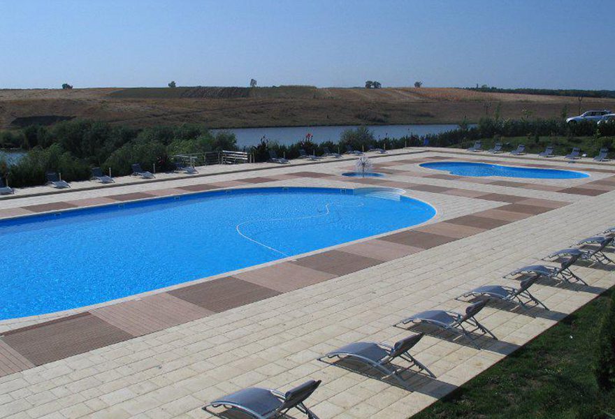 piscina per pubblico esercizio